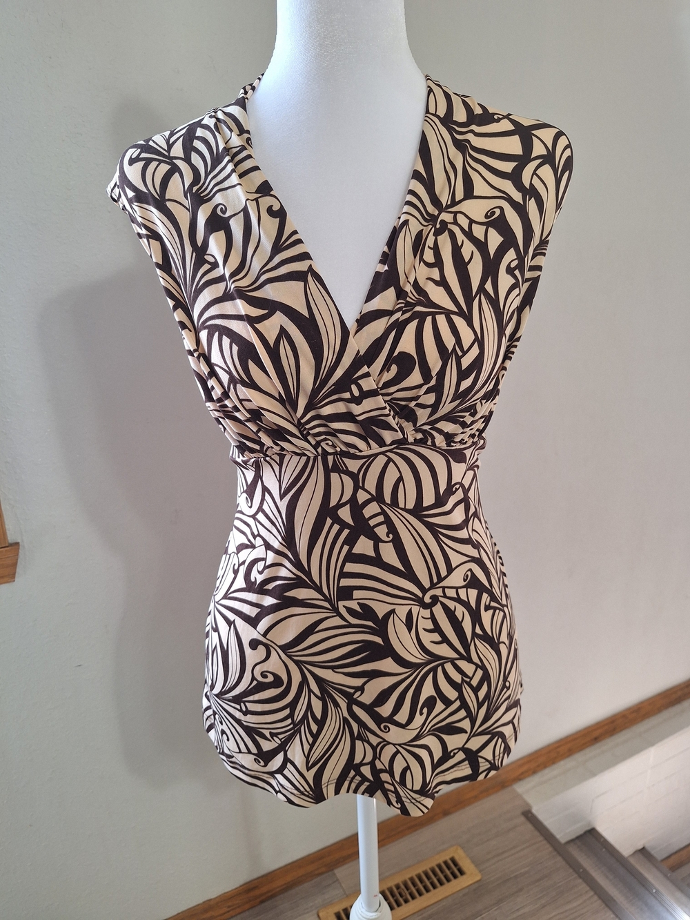 Sleeveless Surplice Camisole in Cream and Brown Abstract Print